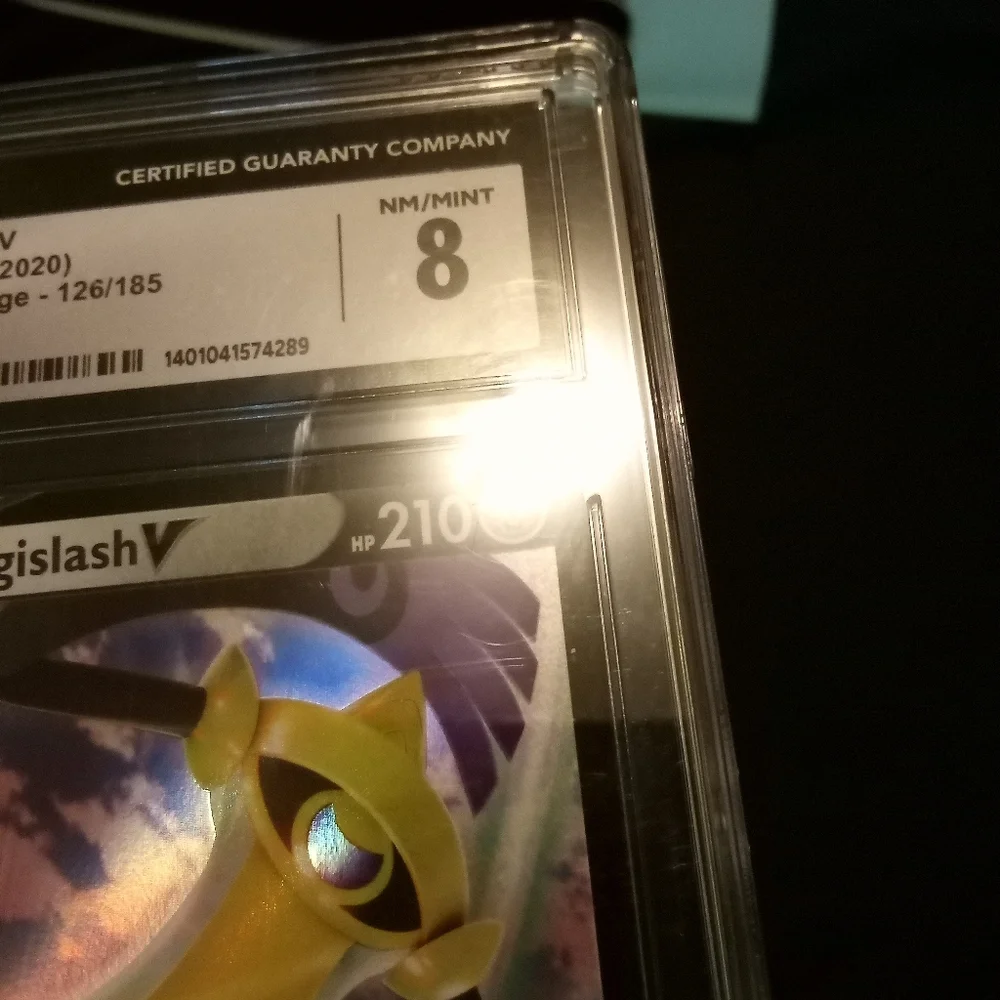 Pokemon 2020 Aegislash V #126/185 Vivid Voltage Holo CGC 8 Near Mint/Mint